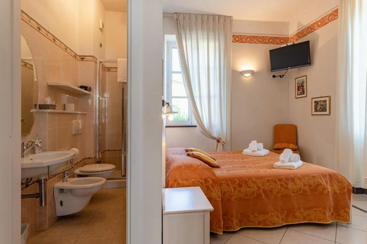 Lucca Franco'S Villa Diecimo Panzió
