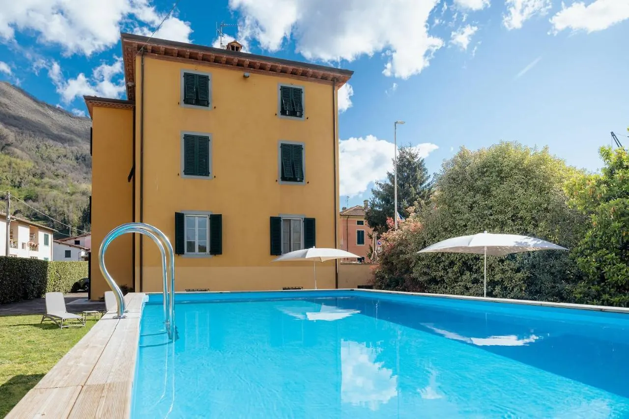Diecimo Lucca Franco'S Villa 3*,  איטליה