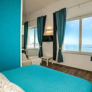 Marlove Sea View Bed & Breakfast Syracuse