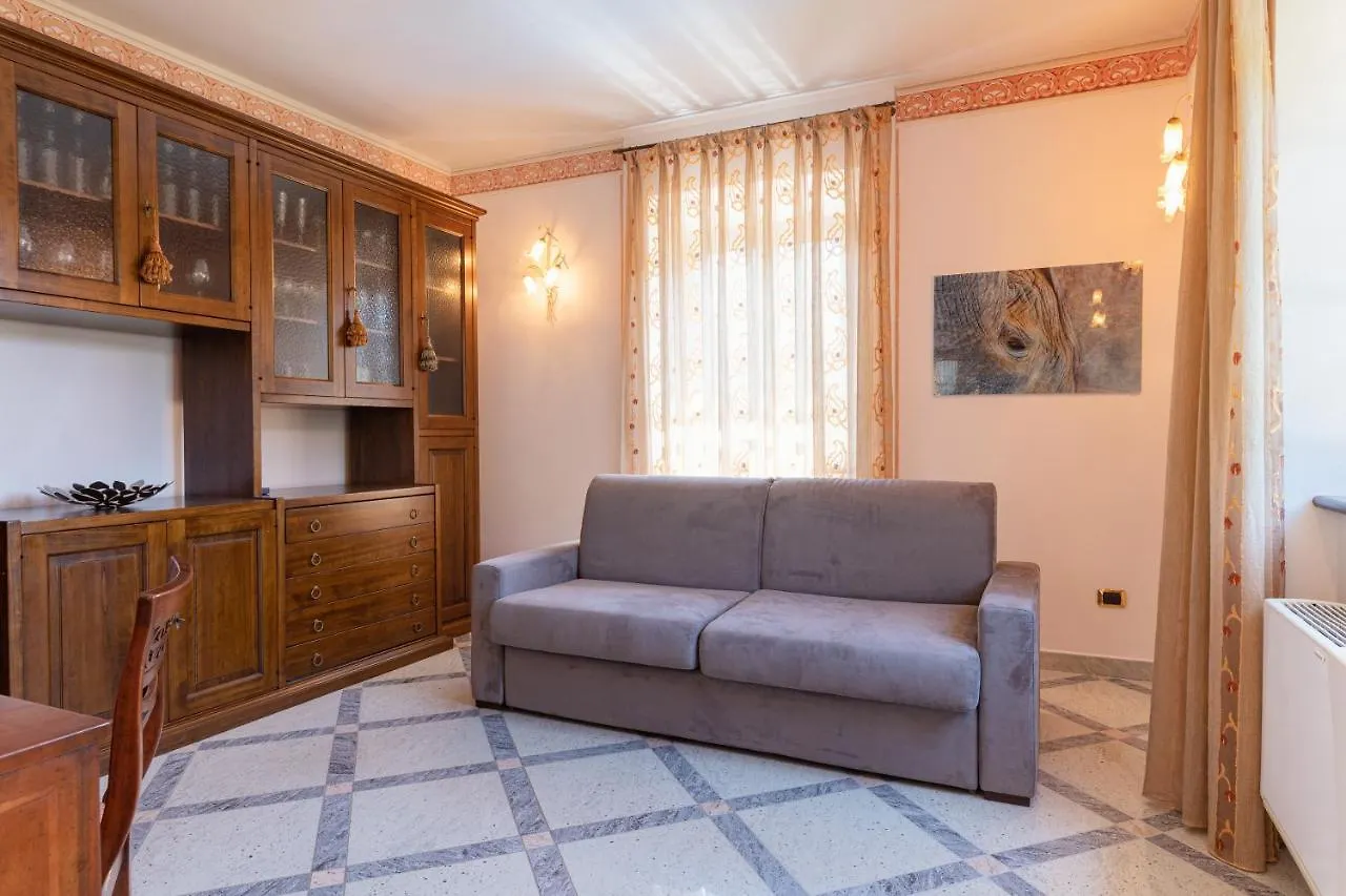 Lucca Franco'S Villa Diecimo