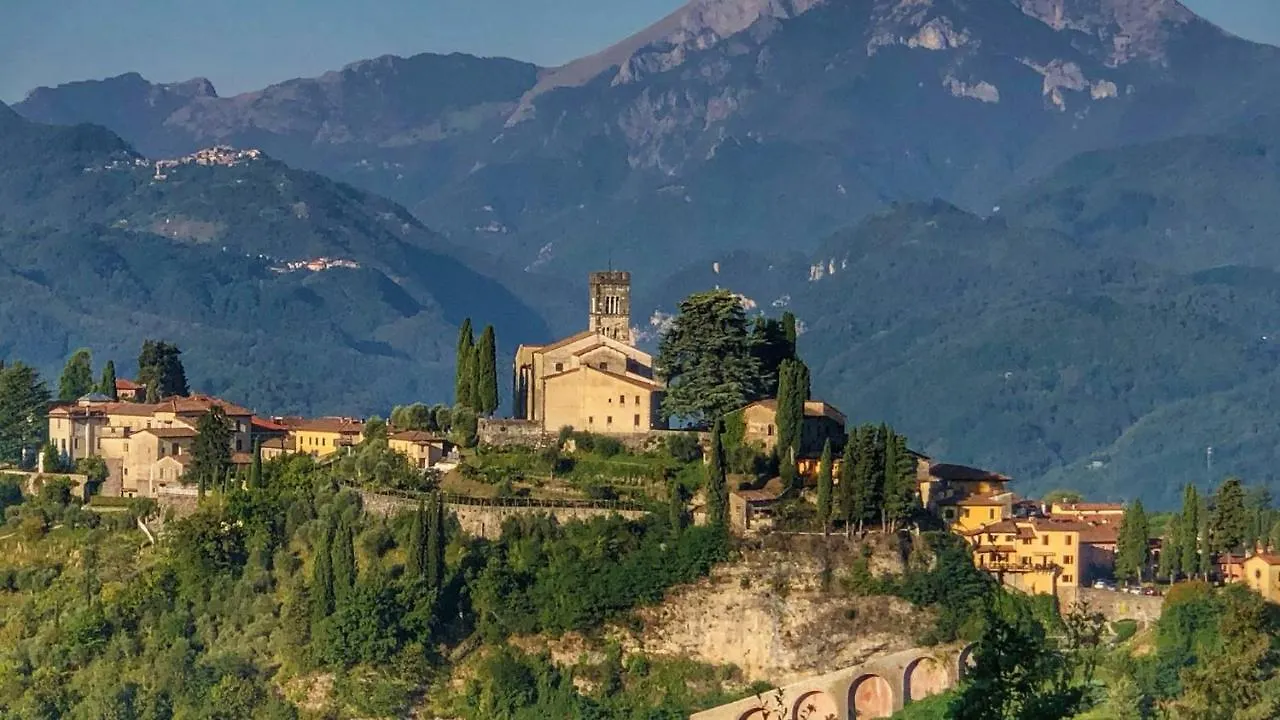 Lucca Franco'S Villa Diecimo Italy